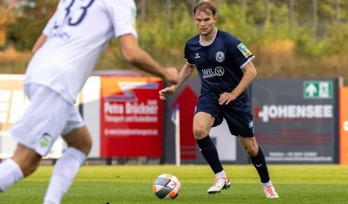 SSVg Velbert verlängert mit Jonas Büchte