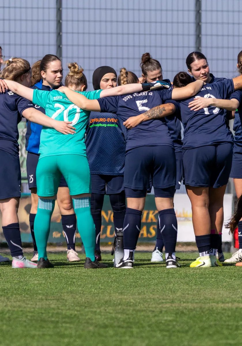 2. Damen feiern wichtigen Dreier!