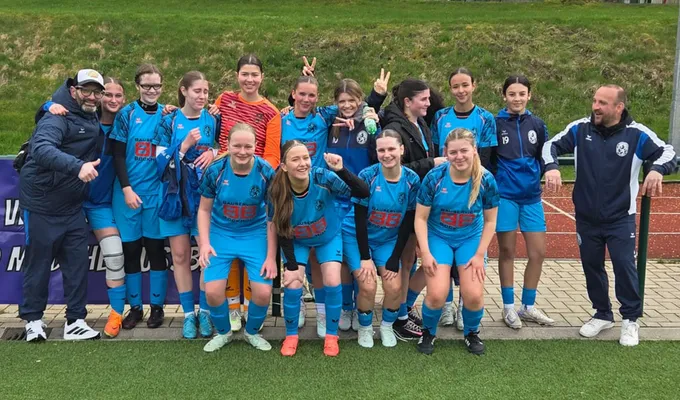 Neuer Spitzenreiter - U17 Mädels siegen auswärts