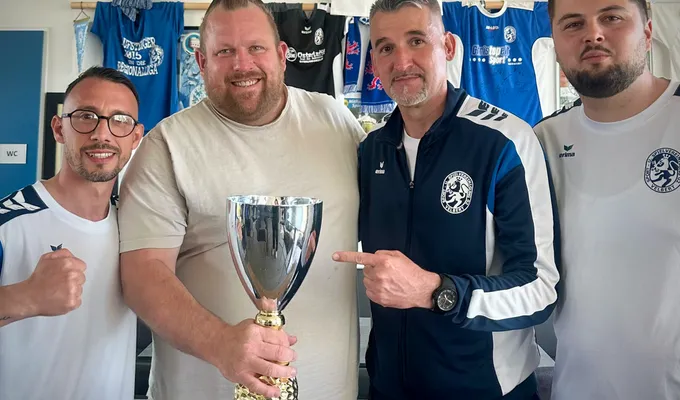  U17-Kreispokalfinale: Blau dominiert in Velbert 