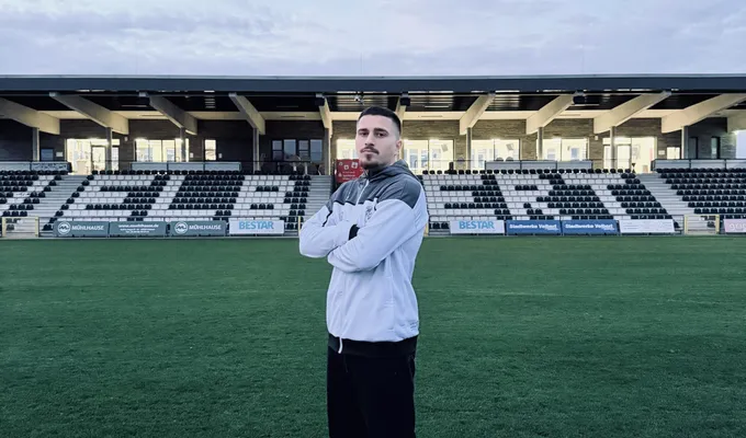 Artur Golubytskij verlängert bei der SSVg Velbert 02