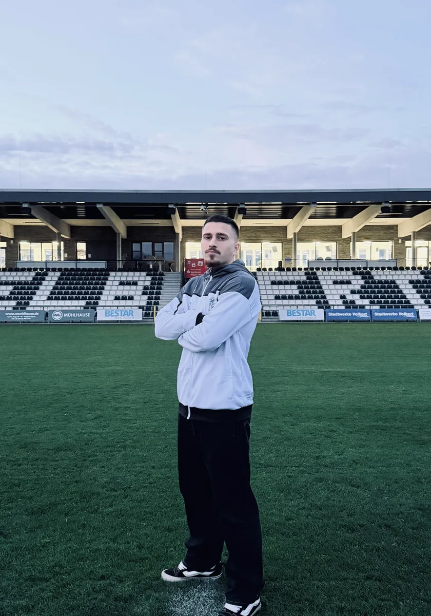 Artur Golubytskij verlängert bei der SSVg Velbert 02