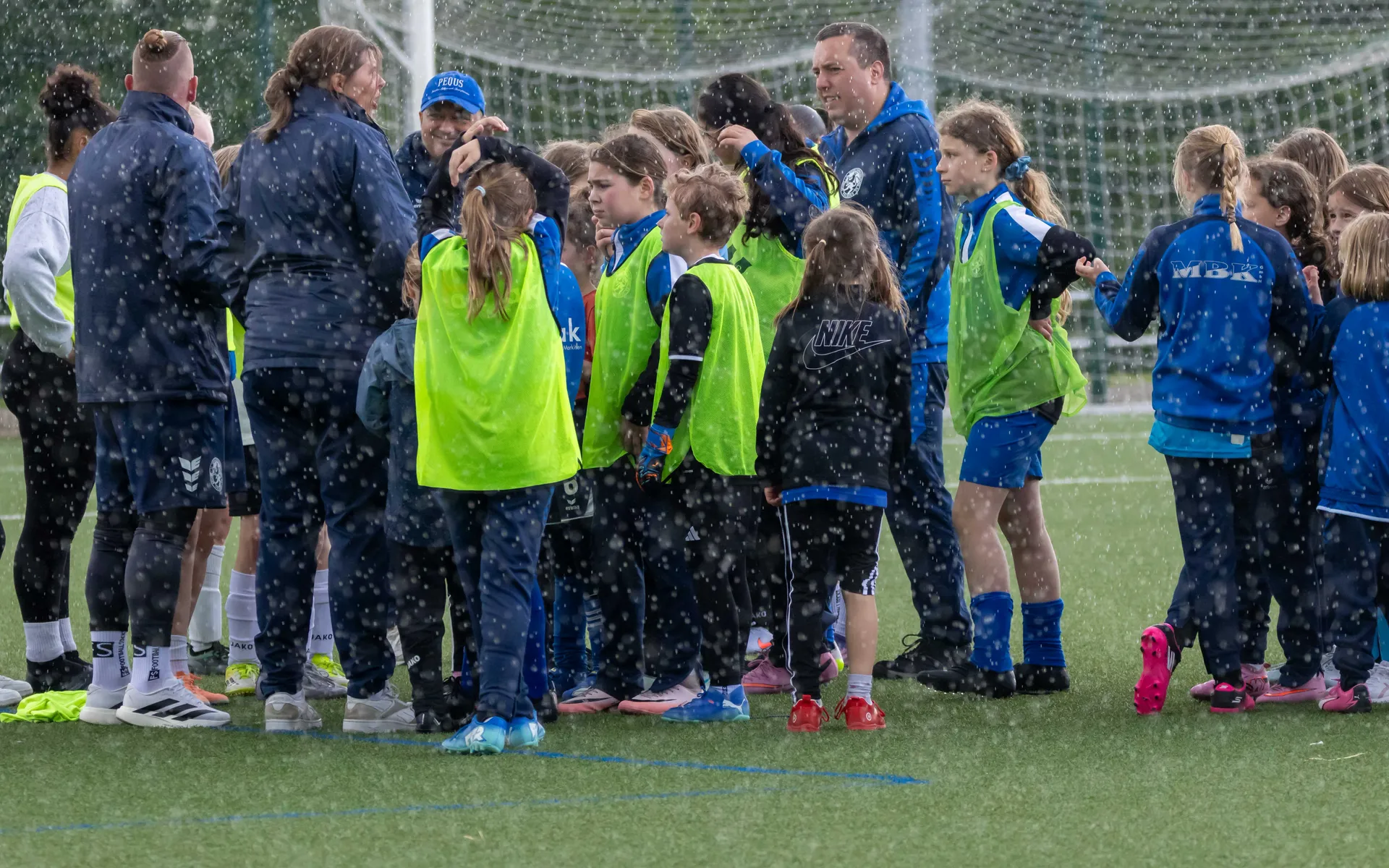 Testspiel-Doppel: U17 siegt, U13 unterliegt
