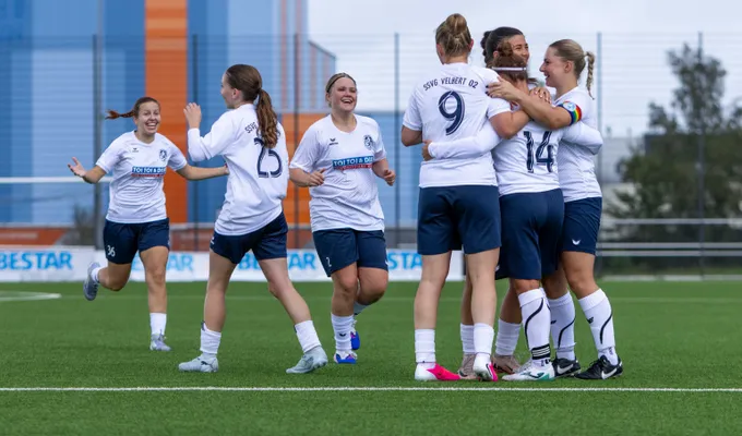 Die 2. Damen gewinnen in Sonnborn und klettern weiter