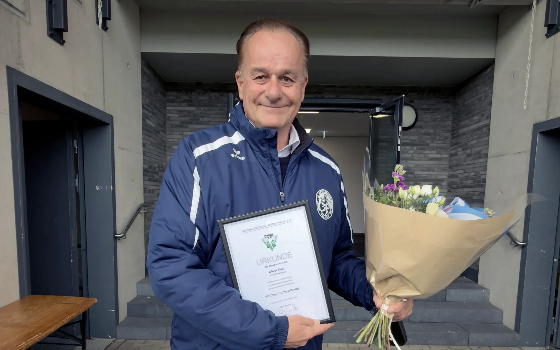 Goldene Verdienstnadel für Oliver Kuhn
