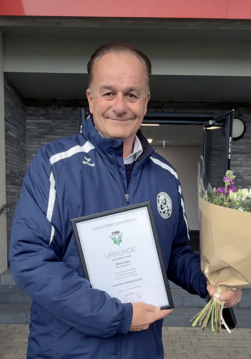 Goldene Verdienstnadel für Oliver Kuhn