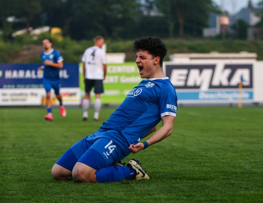 Bilder des 3:1 Heimerfolgs gegen den SC Wiedenbrück