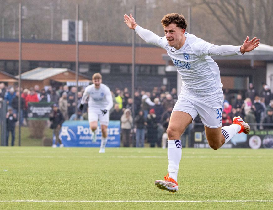 Die Fotos vom Spitzenspiel in Schonnebeck